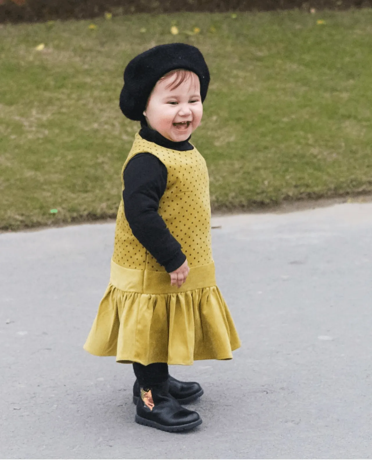 BLACK BERET CAP