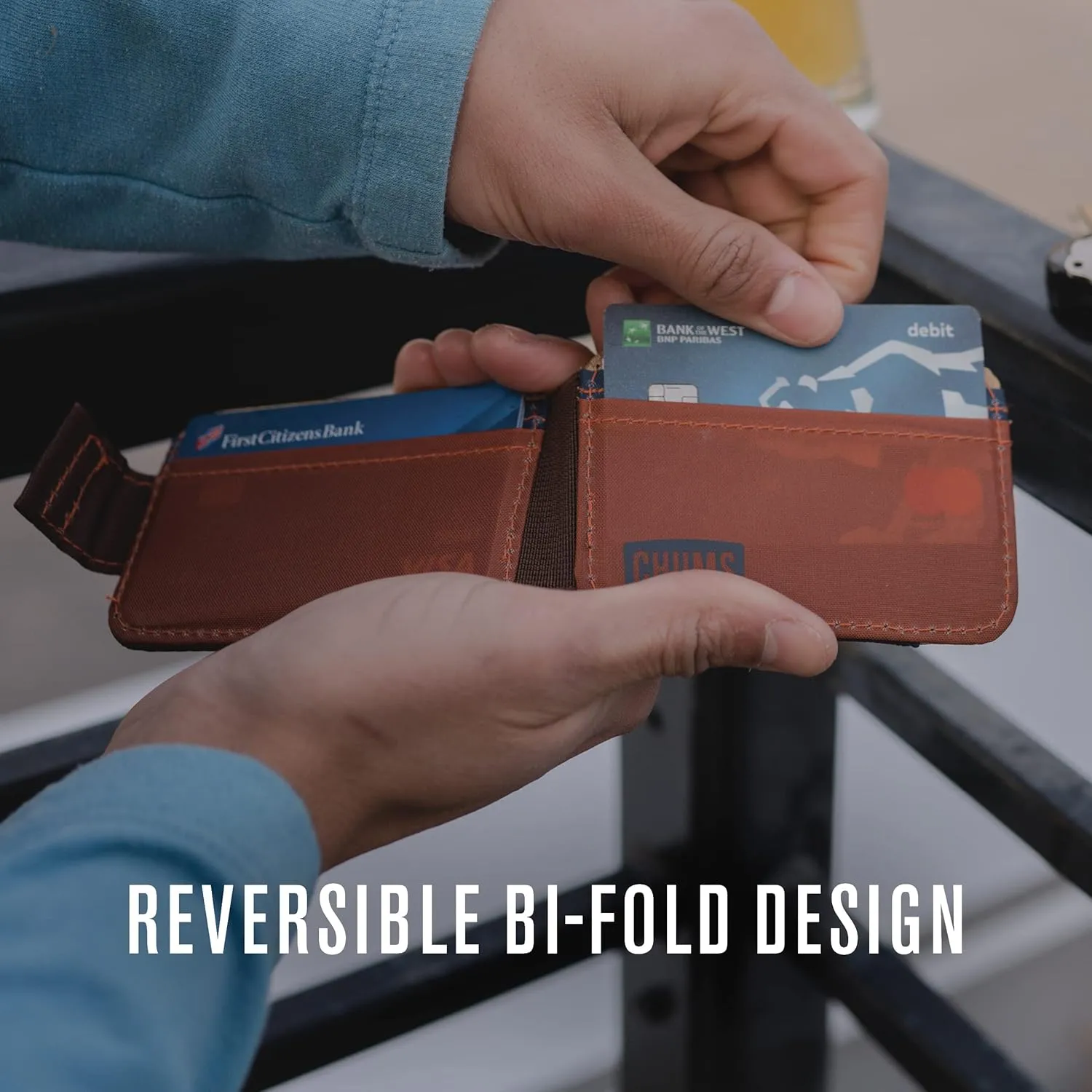 Chums Bandit Bi-Fold Wallet  Slim RFID Wallet for Men & Women, Reversible Card, ID & Money Holder (Black/Grey Abstract)