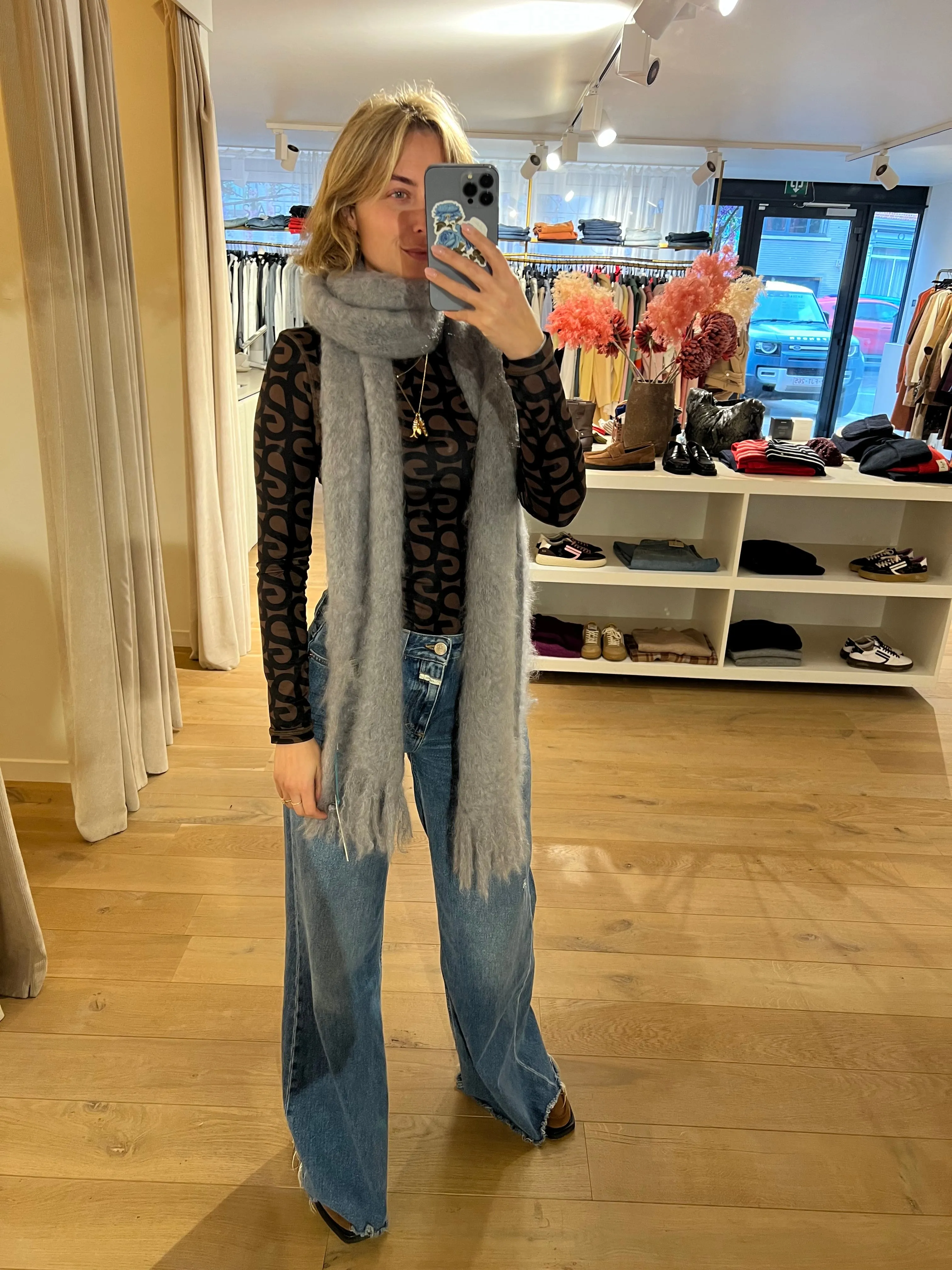 Fluffy classic uni scarf small Grey