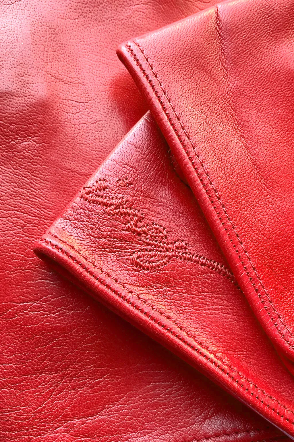 Short glacé leather gloves